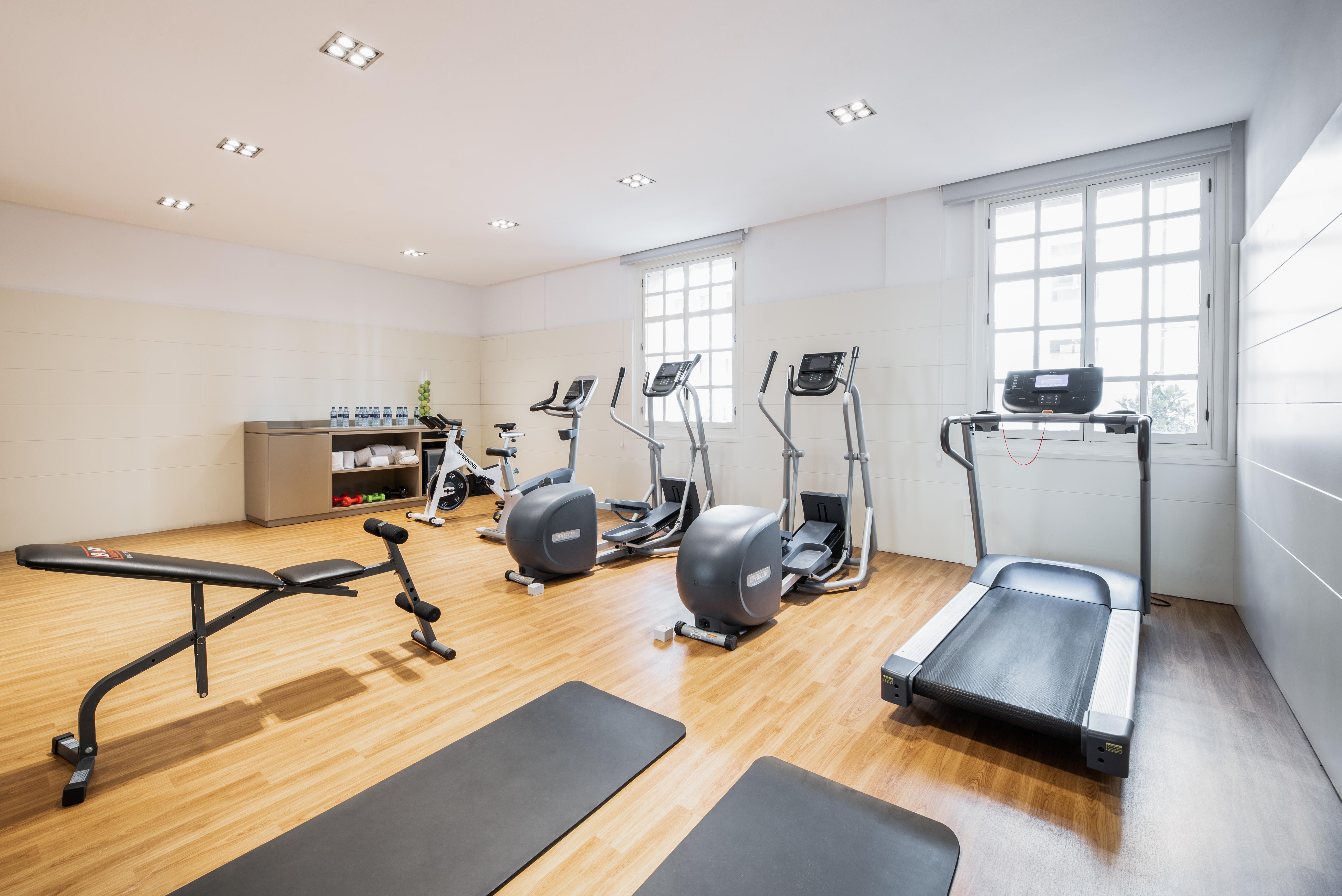 Eurostars Hotel De La Reconquista Oviedo Eksteriør bilde A gym at a hotel