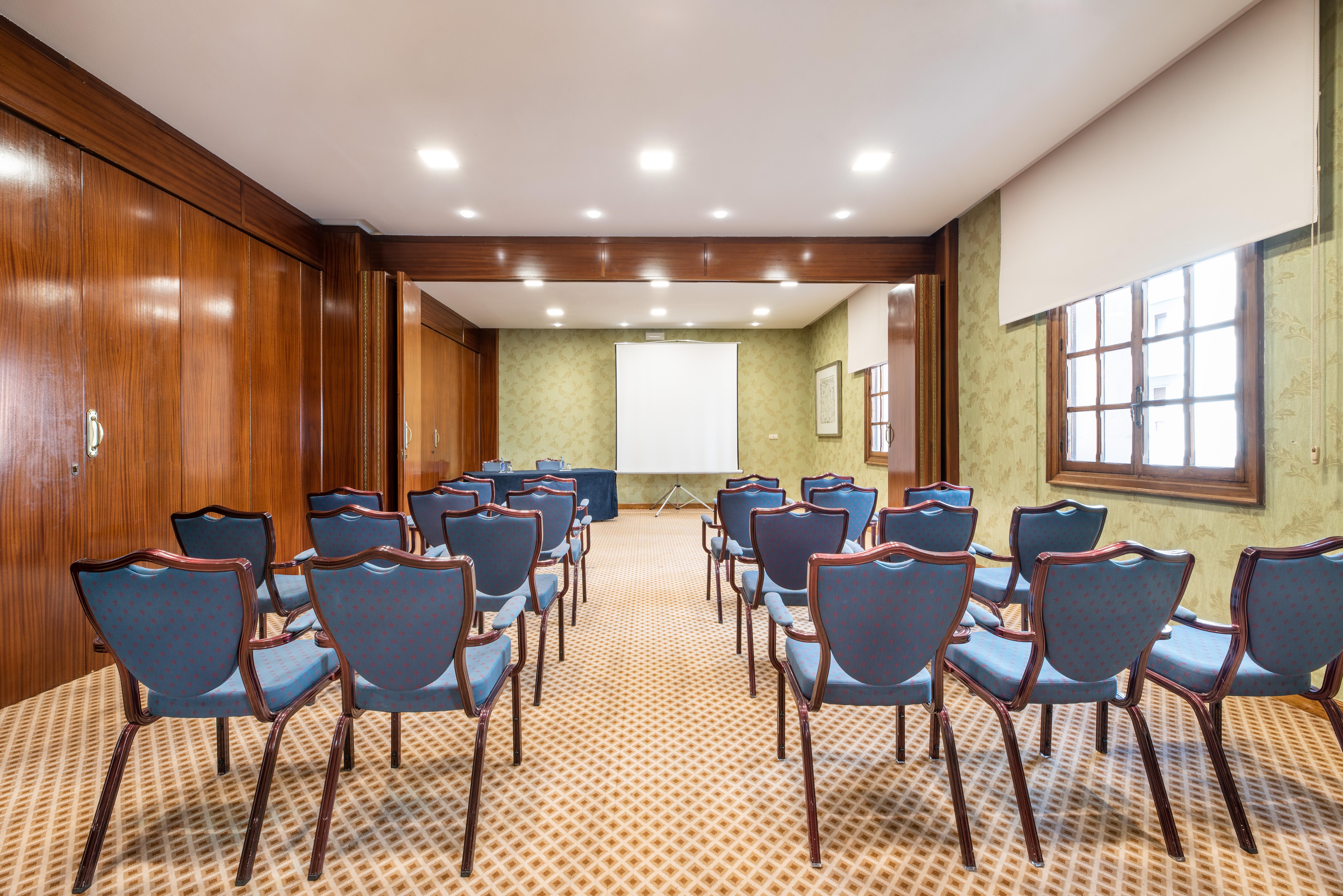 Eurostars Hotel De La Reconquista Oviedo Eksteriør bilde Meeting room