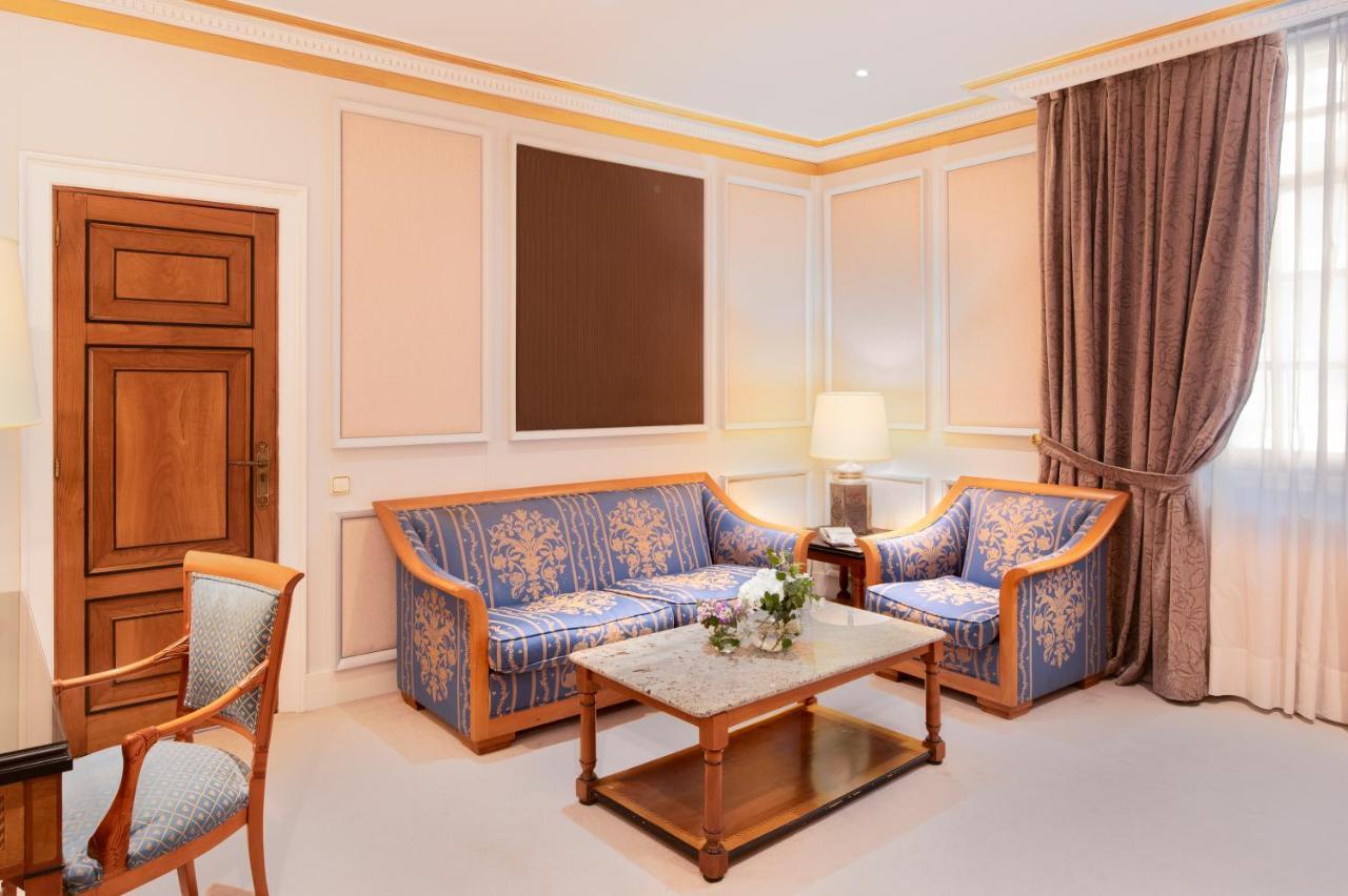 Eurostars Hotel De La Reconquista Oviedo Eksteriør bilde A suite at the hotel