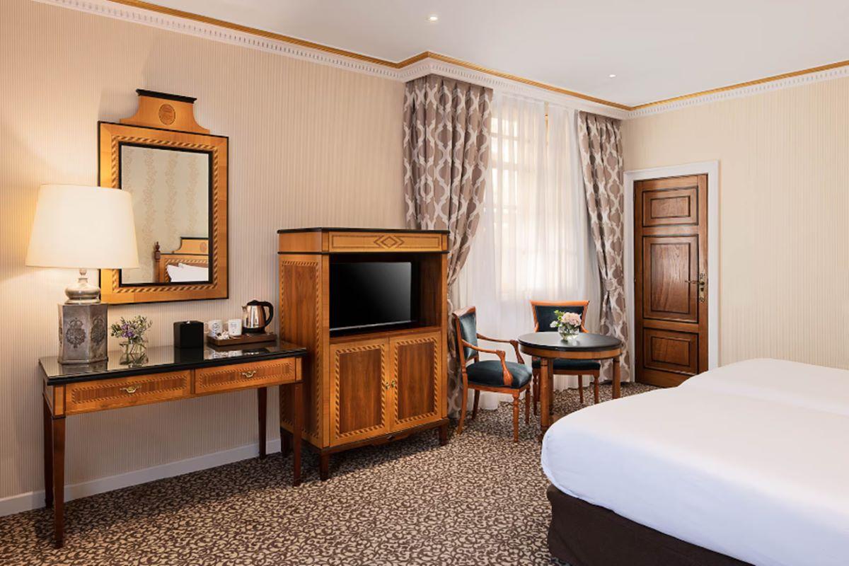 Eurostars Hotel De La Reconquista Oviedo Eksteriør bilde A room at the hotel
