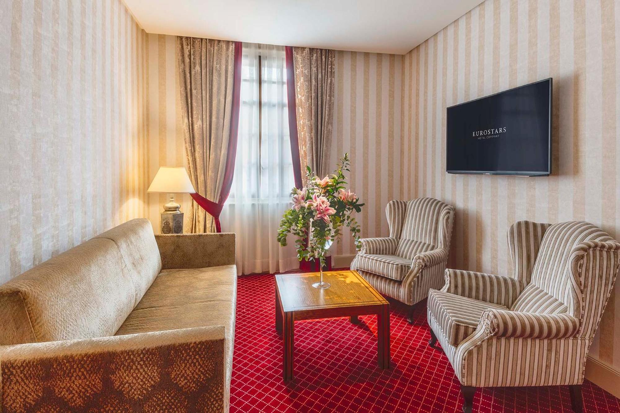 Eurostars Hotel De La Reconquista Oviedo Eksteriør bilde Suite