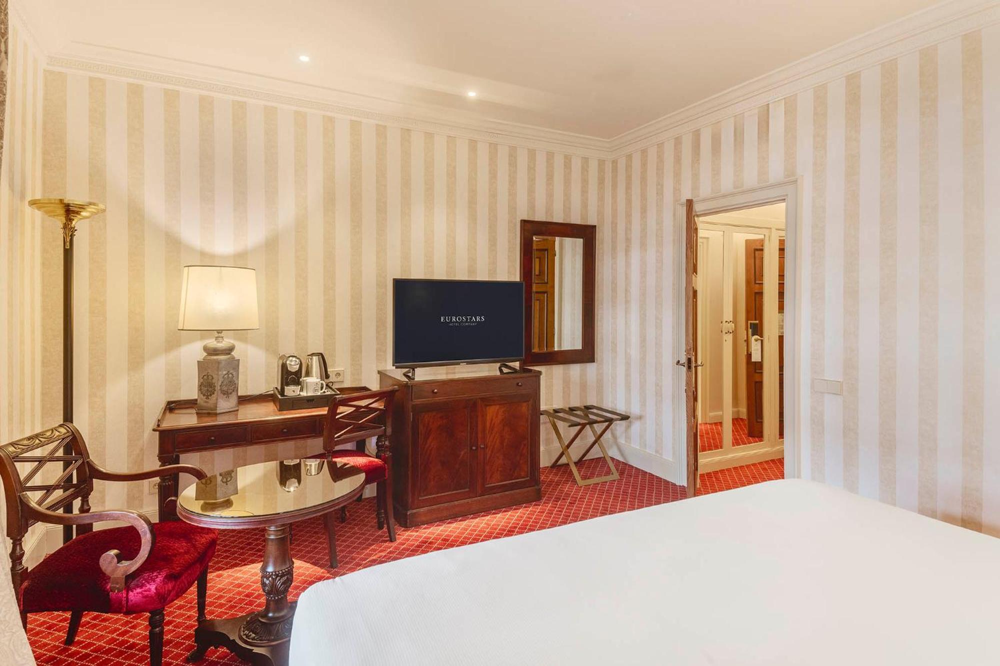 Eurostars Hotel De La Reconquista Oviedo Eksteriør bilde A room at the hotel